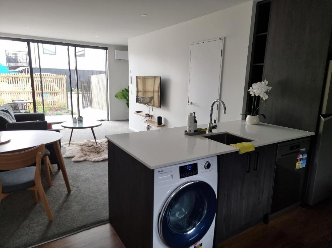 Addington Townhouse With Carpark 8Mins Walk To Hagley Park South Villa Christchurch Rom bilde